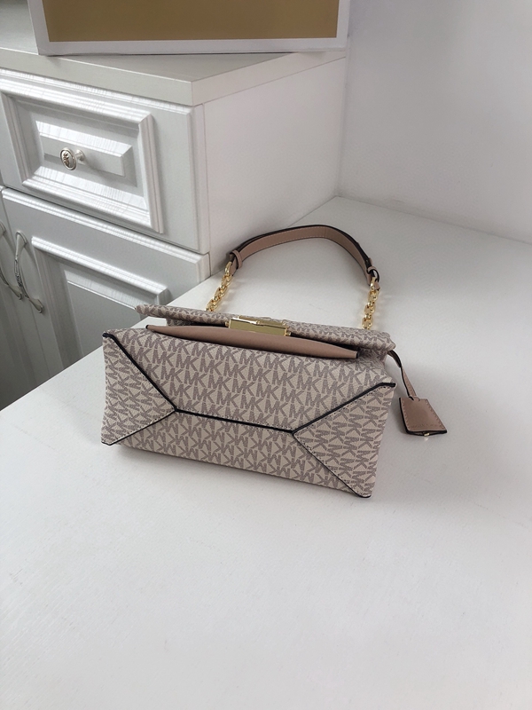 マイケルコースバッグ全体デザイン